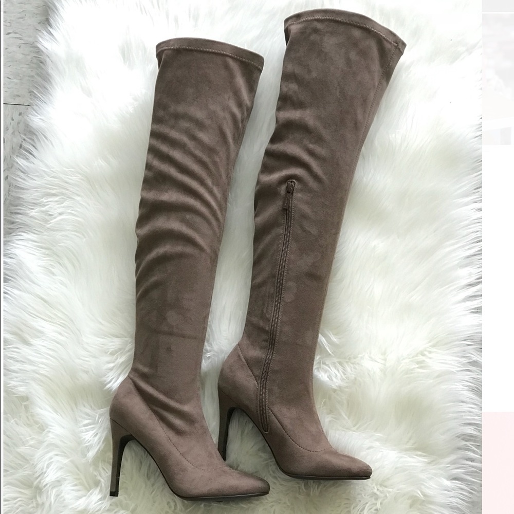 Knee high Boots - Picture 2 of 3